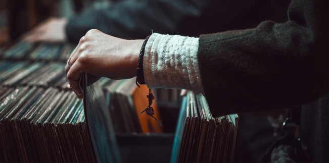 Tips to store vinyl records safely2